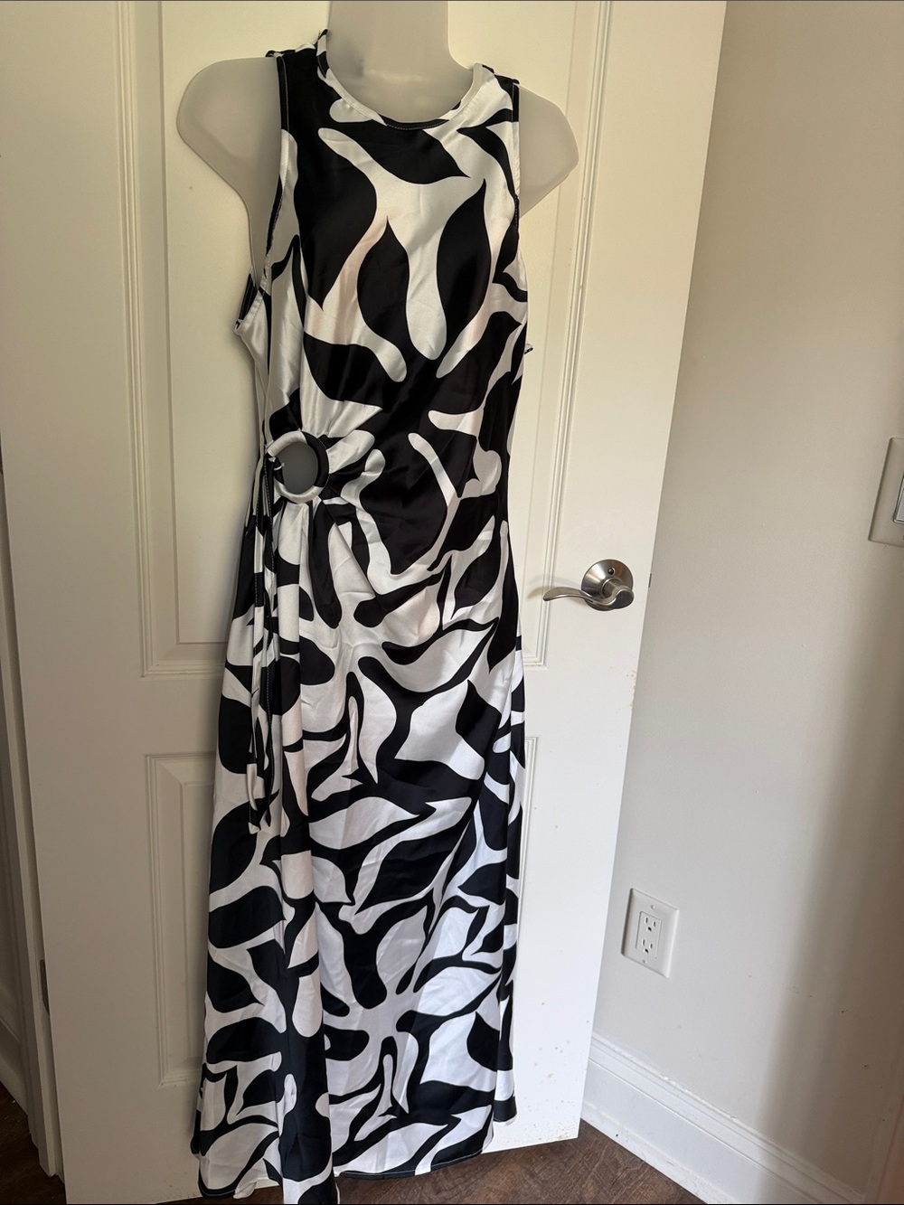 House of Harlow 1960 black and white  Maxi Dress with Side Ring Detail M